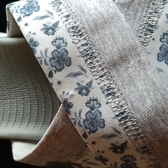 Women's Skechers Sandals, Size 10 - Picture 9 of 9